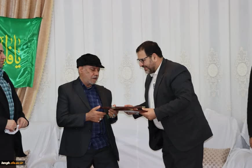 دیدار مسؤولان دانشگاه فرهنگیان استان قم با خانواده شهید مدافع حرم 3