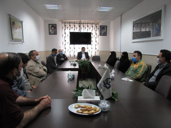 تقدیر از نیروهای شرکتی توسط مدیر امور پردیس های استان قم 2