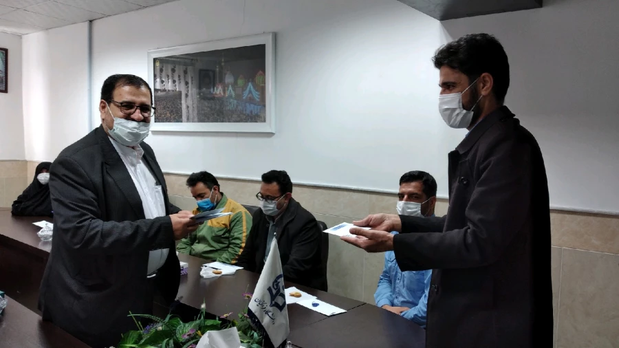 تقدیر از نیروهای شرکتی توسط مدیر امور پردیس های استان قم 3