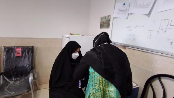 انجام آزمایشات دوره ای چکاپ پزشکی کارکنان پردیس حضرت معصومه(س) 2