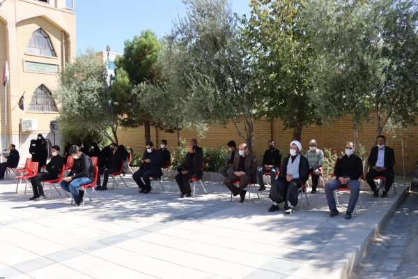 در هفته دفاع مقدس برگزار شد: 

مراسم غبار روبی مزار شهید گمنام پردیس حضرت معصومه(س) و گلزار شهدای قم 2