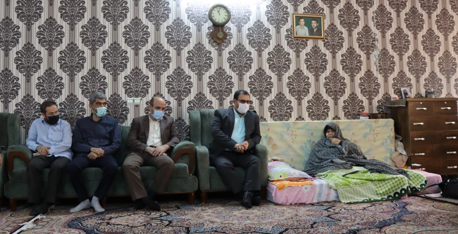 بمناسبت هفته دفاع مقدس و شروع سال تحصیلی جدید

دیدار با خانواده دانشجو معلم شهید محمدرضا فلکی 3