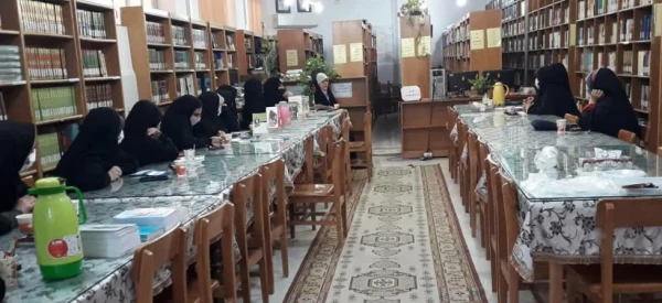 برگزاری جلسه کافه کتاب در پردیس حضرت معصومه(س) 2