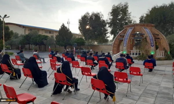 به مناسبت دهه مبارک فجر و همزمان با مراسم غبارروبی مزار شهدای سراسر کشور:

غبارروبی و عطرافشانی شهید گمنام مدفون در پردیس حضرت معصومه(س) قم 2