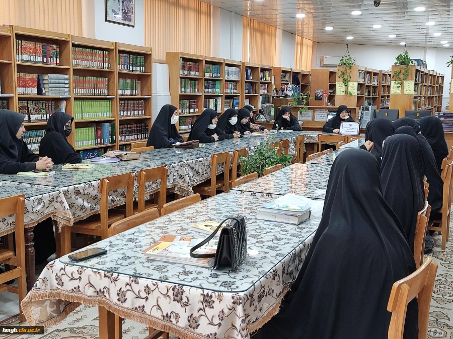 جلسه کافه کتاب در پردیس حضرت معصومه(س) 2