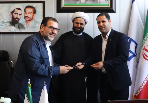 از زحمات دکتر حسن محمدپور سرپرست سابق مدیریت امور پردیس های استان قم 2