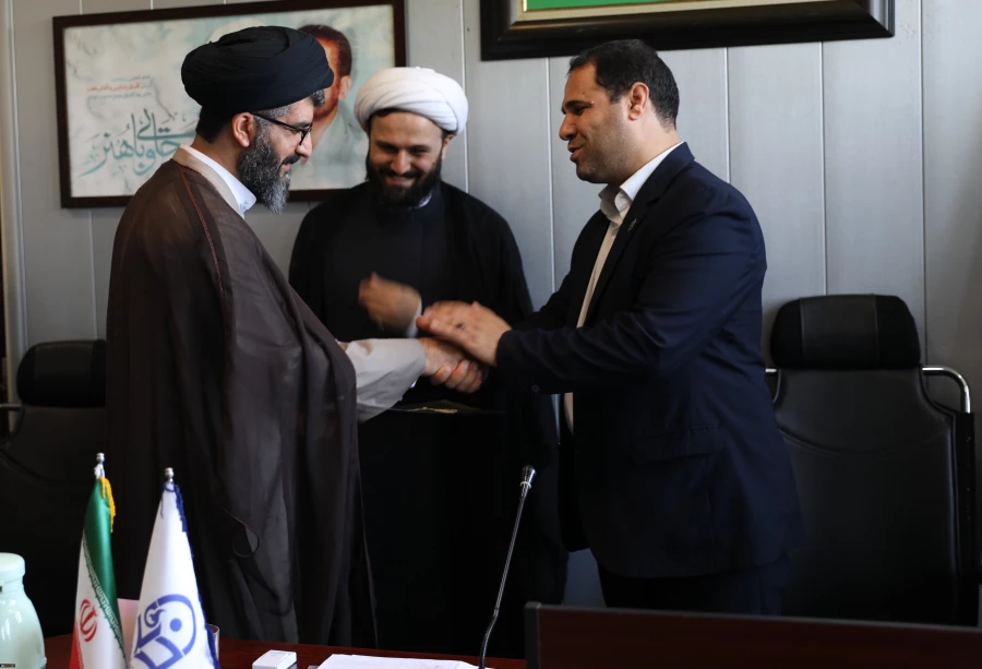 از زحمات دکتر حسن محمدپور سرپرست سابق مدیریت امور پردیس های استان قم 3