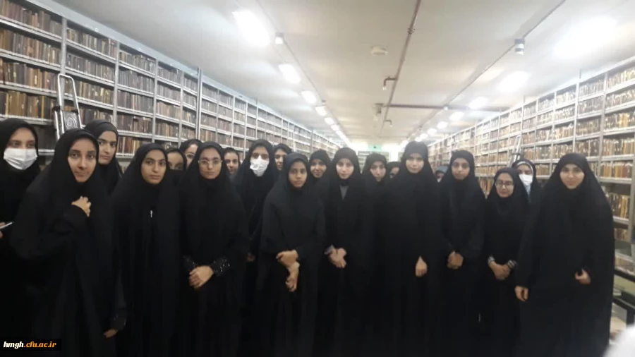 به مناسبت هفته کتاب و کتابخوانی انجام شد:

بازدید از کتابخانه بزرگ آیت الله مرعشی نجفی (ره)  2