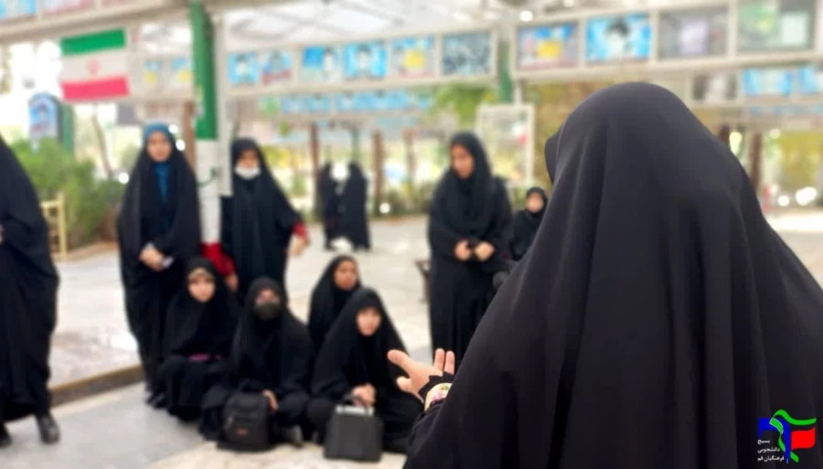 غبارروبی مزار شهدا در گلزار شهدای قم توسط دانشجومعلمان بسیجی پردیس حضرت معصومه(س) 2