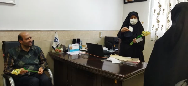 غبارروبی مزار مطهر شهید گمنام مدفون در پردیس حضرت معصومه(س)  2