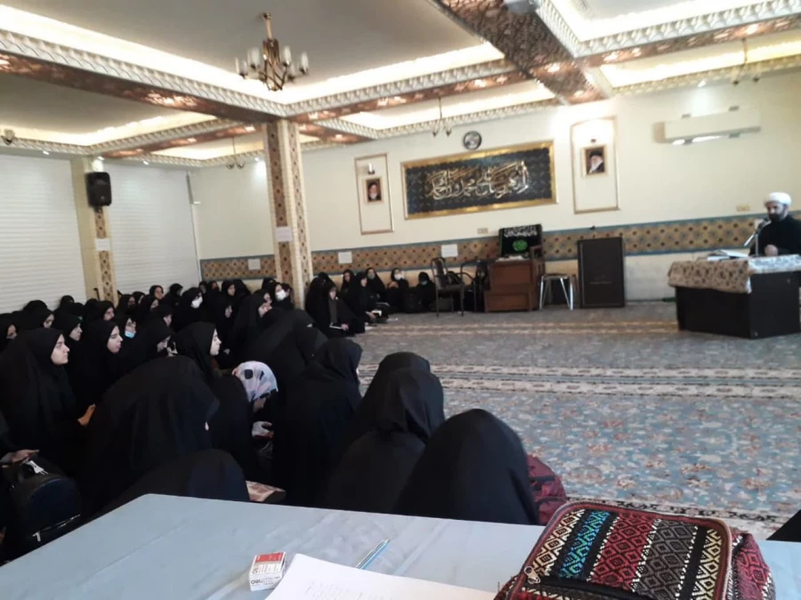 در دوشنبه فرهنگی برگزار شد: 

 جلسه درس هایی از نهج البلاغه  2