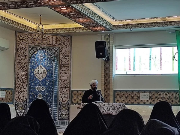 در دوشنبه فرهنگی برگزار شد: 

 جلسه درس هایی از نهج البلاغه  2