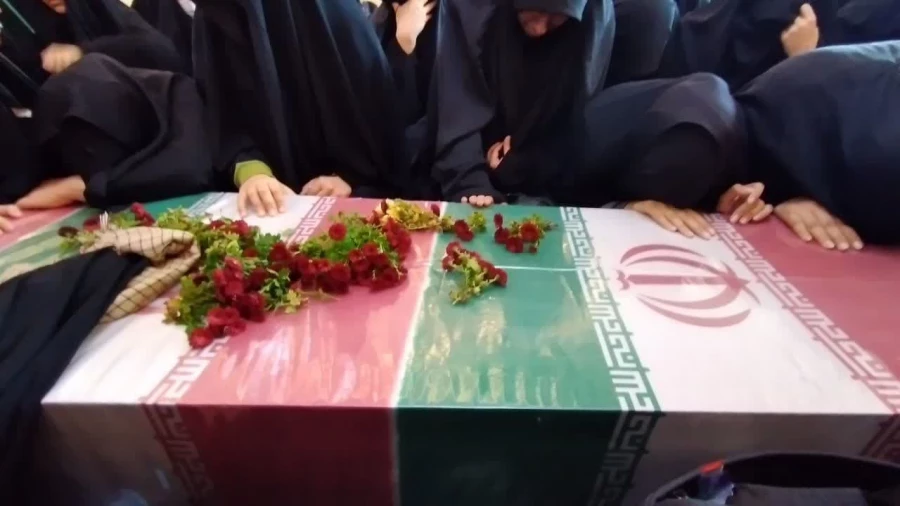 در ایام دهه فاطمیه برگزار شد:

 استقبال از پیکر شهید خوشنام دفاع مقدس در پردیس حضرت معصومه(س) 2