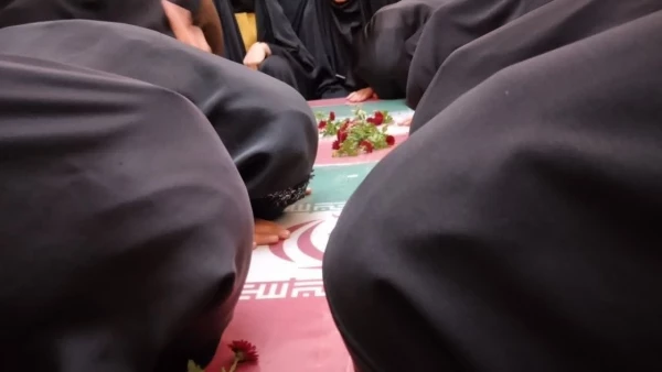 در ایام دهه فاطمیه برگزار شد:

 استقبال از پیکر شهید خوشنام دفاع مقدس در پردیس حضرت معصومه(س) 2