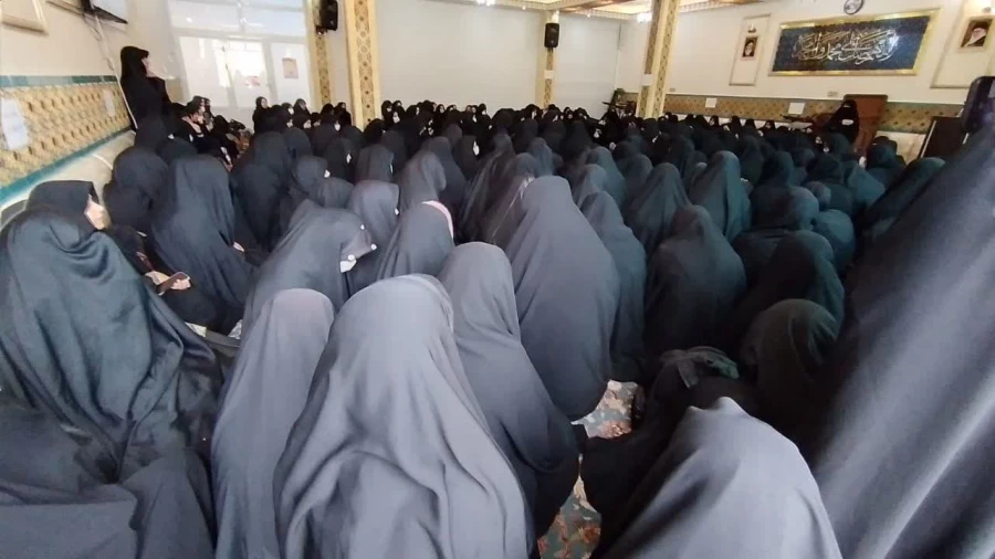 در ایام دهه فاطمیه برگزار شد:

 استقبال از پیکر شهید خوشنام دفاع مقدس در پردیس حضرت معصومه(س) 2