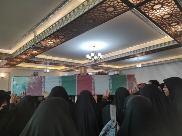 در ایام دهه فاطمیه برگزار شد:

 استقبال از پیکر شهید خوشنام دفاع مقدس در پردیس حضرت معصومه(س) 2