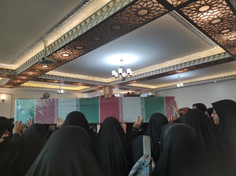 در ایام دهه فاطمیه برگزار شد:

 استقبال از پیکر شهید خوشنام دفاع مقدس در پردیس حضرت معصومه(س) 2