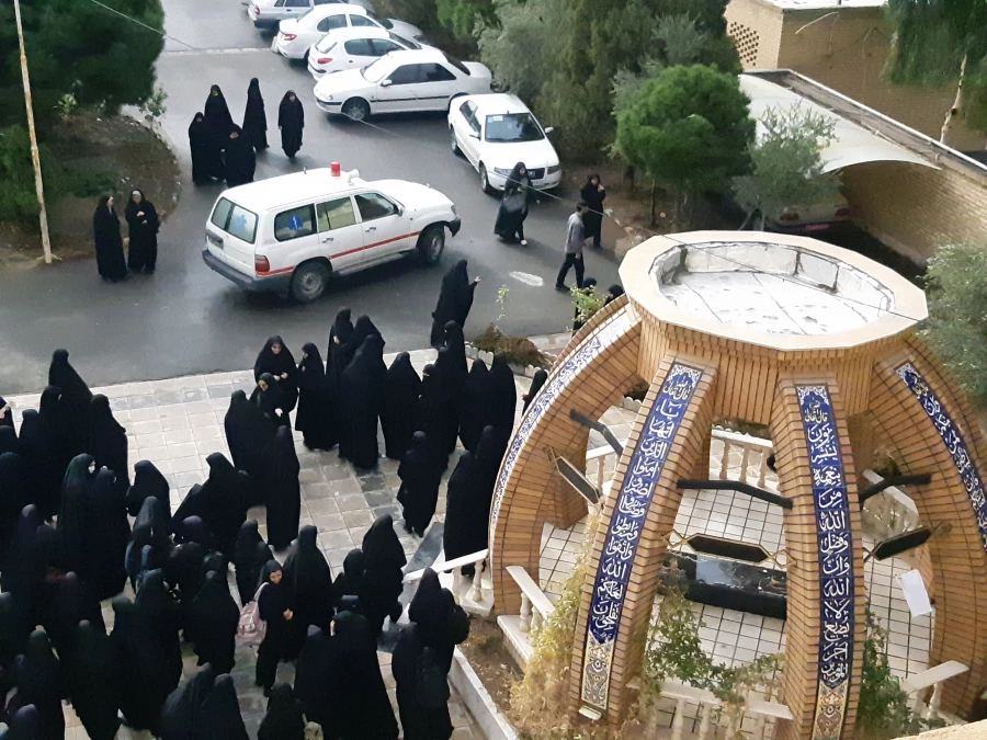  استقبال از پیکر شهید خوشنام دفاع مقدس در پردیس حضرت معصومه(س) 2