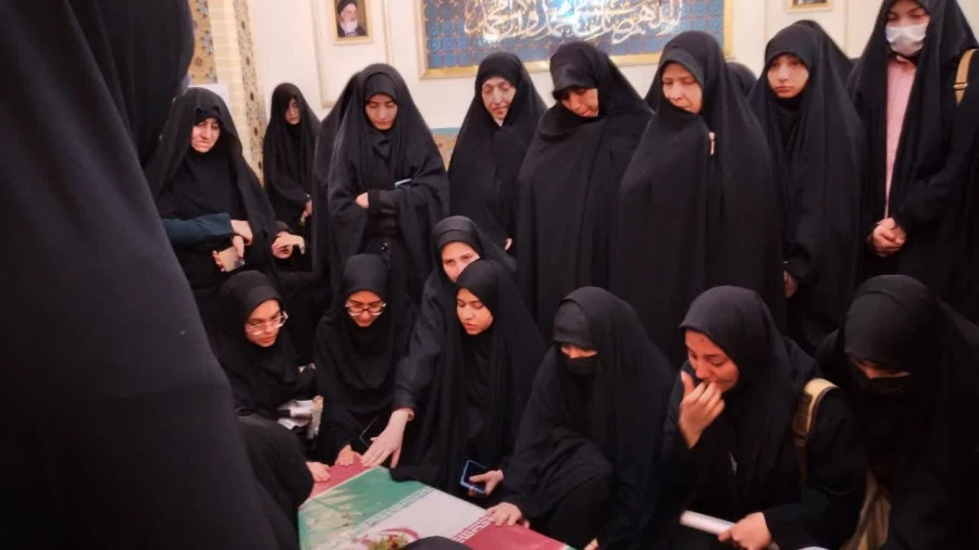  استقبال از پیکر شهید خوشنام دفاع مقدس در پردیس حضرت معصومه(س) 2