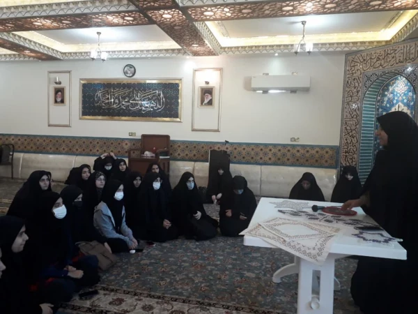 در دوشنبه فرهنگی برگزار شد: 

برگزاری کارگاه آموزش هنرهای دستی  2