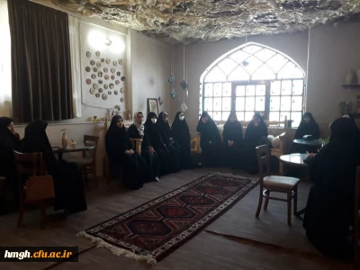 با حضور دانشجومعلمان پردیس حضرت معصومه(س) در کافه بسیج مسجد امیرالمؤمنین(ع) برگزار شد: 

نشست «دختران  تمدن ساز»