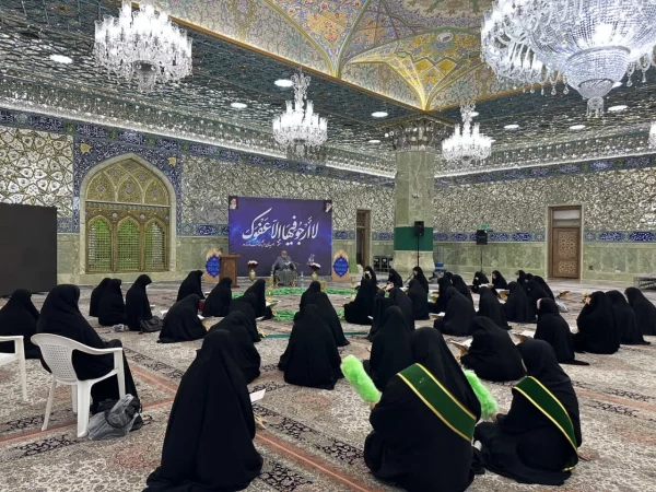 با حضور دانشجومعلمان پردیس حضرت معصومه(س) برگزار شد: 

محفل انس با قرآن در حرم مطهر 2