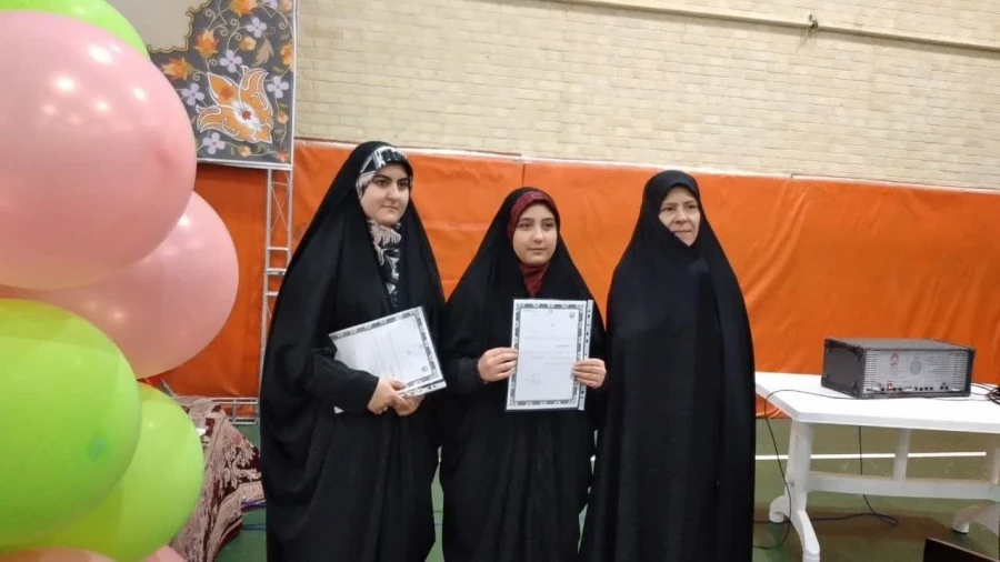 با حضور مدیر کل آموزش و پرورش استان قم برگزار شد: 

برگزاری مراسم گرامیداشت هفته معلم 2