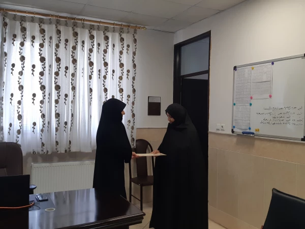 به مناسبت روز روانشناسی و مشاوره انجام شد:

تقدیر از مشاوران پردیس حضرت معصومه(س)   2