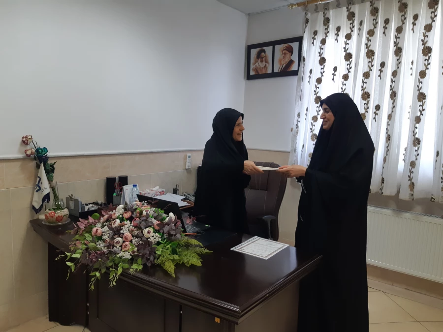 به مناسبت روز روانشناسی و مشاوره انجام شد:

تقدیر از مشاوران پردیس حضرت معصومه(س)   2