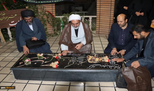 چهارمین سالگرد تدفین شهید گمنام در پردیس حضرت معصومه(س) 
 2