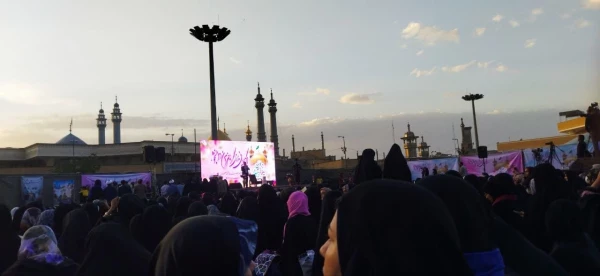 دانشجومعلمان پردیس حضرت معصومه(س) حضور یافتند: 

گردهمایی دختران دانشجو به مناسبت میلاد حضرت معصومه(س) و روز دختر در حرم مطهر    2