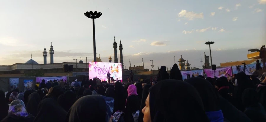 دانشجومعلمان پردیس حضرت معصومه(س) حضور یافتند: 

گردهمایی دختران دانشجو به مناسبت میلاد حضرت معصومه(س) و روز دختر در حرم مطهر    2