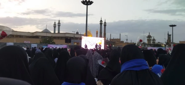 دانشجومعلمان پردیس حضرت معصومه(س) حضور یافتند: 

گردهمایی دختران دانشجو به مناسبت میلاد حضرت معصومه(س) و روز دختر در حرم مطهر    2