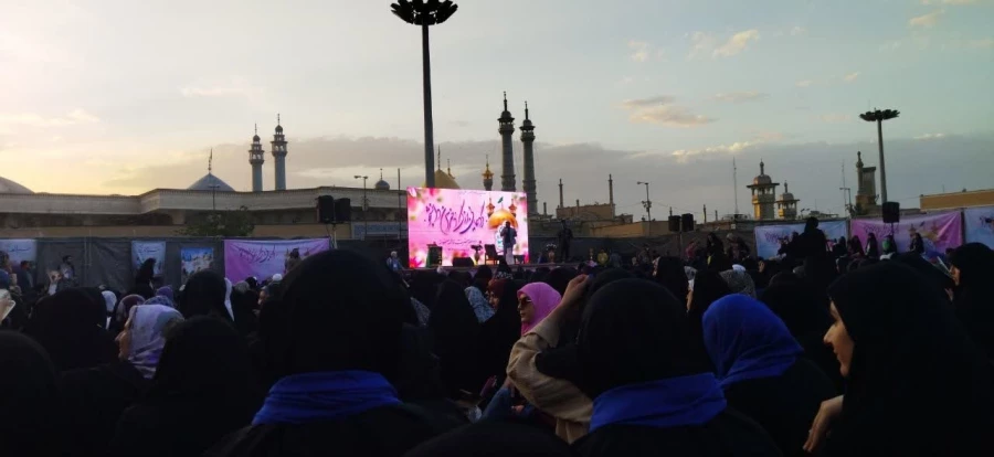 دانشجومعلمان پردیس حضرت معصومه(س) حضور یافتند: 

گردهمایی دختران دانشجو به مناسبت میلاد حضرت معصومه(س) و روز دختر در حرم مطهر    2