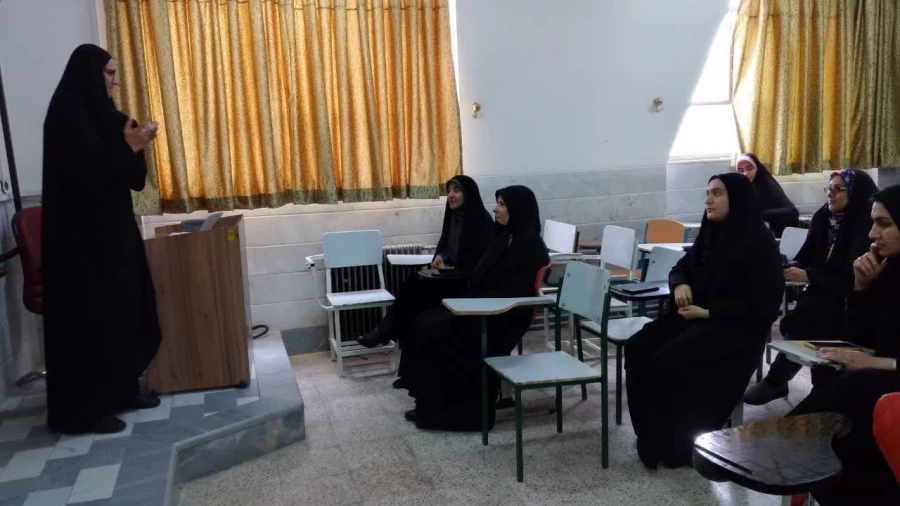 برگزاری جلسات دفاع از کارنمای معلمی (پروژه) 2