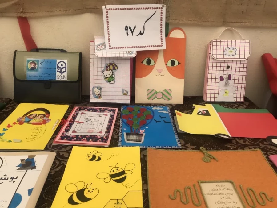 برگزاری نمایشگاه از دستاوردهای هنری دانشجومعلمان پردیس حضرت معصومه(س) 2