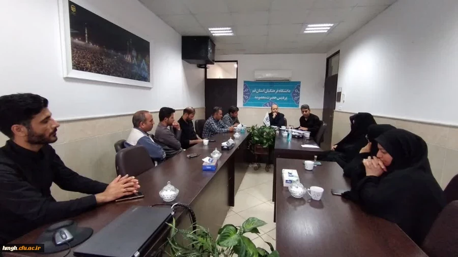 با حضور رئیس اداره منابع انسانی دانشگاه فرهنگیان استان قم برگزار شد: 

جلسه اداری با کارکنان شرکتی پردیس حضرت معصومه(س) 2