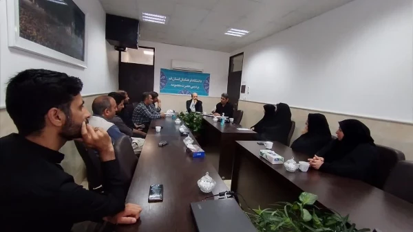 با حضور رئیس اداره منابع انسانی دانشگاه فرهنگیان استان قم برگزار شد: 

جلسه اداری با کارکنان شرکتی پردیس حضرت معصومه(س) 2