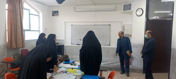 بازدید رییس اداره حراست دانشگاه فرهنگیان استان قم از روند برگزاری مصاحبه داوطلبان ورود به دانشگاه فرهنگیان 3