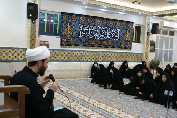 به مناسبت ایام سوگواری رحلت پیامبر اکرم(ص) و شهادت امام حسن مجتبی(ع) و امام رضا(ع) در پردیس حضرت معصومه(س) برگزار شد: 

مجلس عزاداری در سرای دانشجویی      2