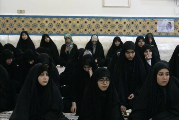 به مناسبت ایام سوگواری رحلت پیامبر اکرم(ص) و شهادت امام حسن مجتبی(ع) و امام رضا(ع) در پردیس حضرت معصومه(س) برگزار شد: 

مجلس عزاداری در سرای دانشجویی      2