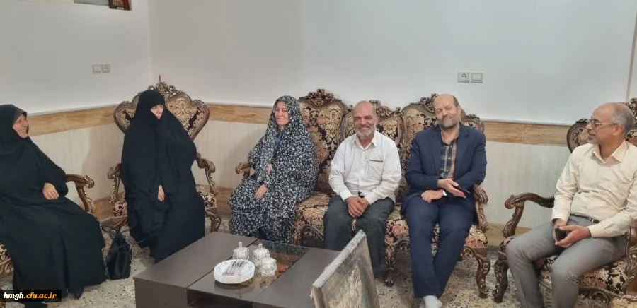 به مناسبت هفته دفاع مقدس انجام شد: 

دیدار با خانواده رزمنده و آزاده سرافراز پردیس حضرت معصومه(س)     2