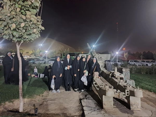 بازدید از نمایشگاه یاد یاران واقع در باغ موزه دفاع مقدس 2