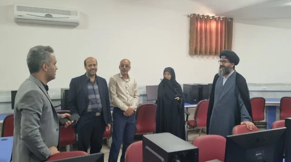 با حضور مدیر امور پردیس های دانشگاه فرهنگیان استان قم انجام شد:

 افتتاح سایت رایانه شماره ۲ پردیس حضرت معصومه(س) 2