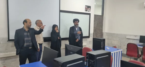 با حضور مدیر امور پردیس های دانشگاه فرهنگیان استان قم انجام شد:

 افتتاح سایت رایانه شماره ۲ پردیس حضرت معصومه(س) 2