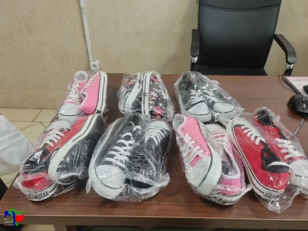 به مناسبت آغاز سال تحصیلی انجام شد: 

اهدای لوازم مورد نیاز به دانش آموزان کم برخوردار     2