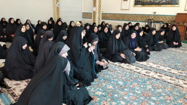 برگزاری نشست صمیمی مسؤولان و دانشجومعلمان پردیس حضرت معصومه(س) 2