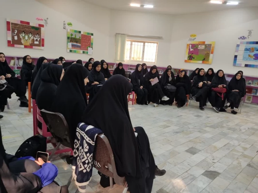 در راستای همکاری های دانشگاه فرهنگیان استان قم و کانون پرورش فکری کودکان و نوجوانان برگزار شد: دومین کارگاه قصه گویی     3