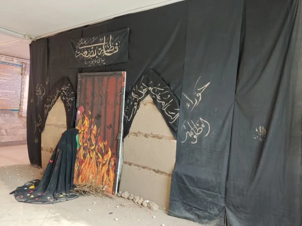 به مناسبت ایام فاطمیه و با همت دانشجومعلمان پردیس حضرت معصومه(س) در ساختمان شماره 2 پردیس بر پا شد: 

نمایشگاه بیت الاحزان فاطمی 2