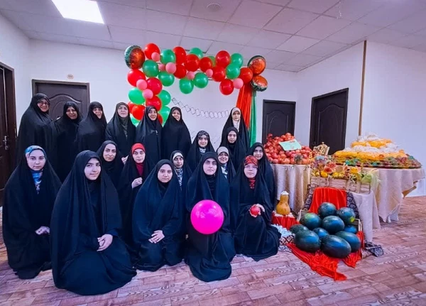 با حضور مسؤولان، کارکنان و دانشجومعلمان پردیس حضرت معصومه(س) برگزار شد: 

آیین شب یلدا در سرای دانشجویی 2